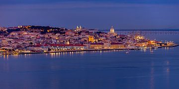 Avond in Lissabon, Portugal (4) van Adelheid Smitt