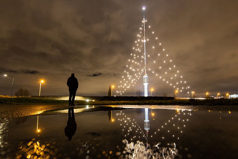 Gerbrandy-Turm in IJsselstein mit Weihnachtsbeleuchtung! von Peter Haastrecht, van