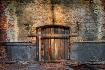 Lord of war, keep the door closed!