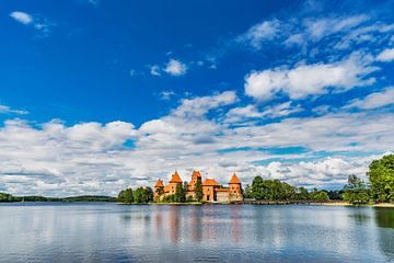 Trakai Island Castle, Lithuania by Gunter Kirsch