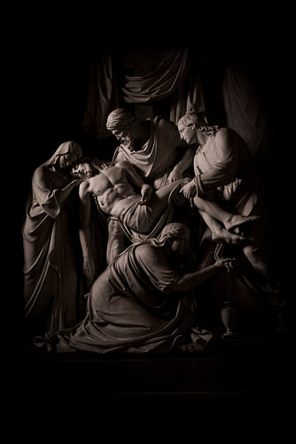 Christus in Trauer – Klassische religiöse Skulptur