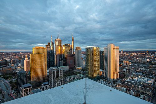 Uitzicht op de skyline van Frankfurt