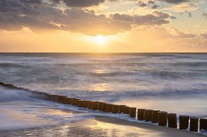 Rust na de storm – Langzeitbelichting aan de kust van Zeeland bij Westenschouwen