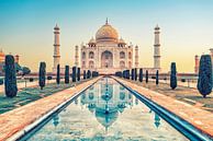 The beauty of the Taj Mahal by Manjik Pictures thumbnail