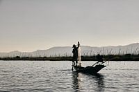 Vissers met één been op Inle Lake
