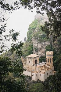 Château au sommet de la montagne