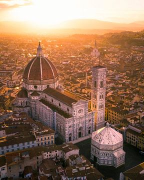 Florenz Dom bei Sonnenuntergang aus der Luft von Ewold Kooistra