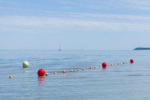 Bouées rouges, Lübeck-Travemünde, Schleswig-Holstein, Allemagne, Europe