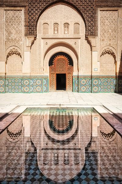 L'école coranique de la madrasa Ben Youssef à Marrakech, au Maroc. Un bel exemple d'architecture isl par Bas Meelker