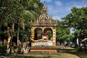 Wat Luang in Attapeu, het gouden juweel van Laos van Frank Photos