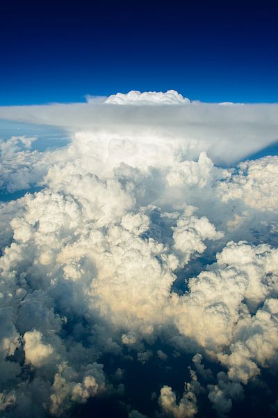 Thunderstorm anvil by Denis Feiner