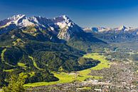 Panorama van Wank naar het Wettersteingebergte met Zugspitze van Walter G. Allgöwer thumbnail