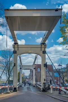 Ouderwetse brug  in Amsterdam van Peter Bartelings