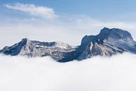 Rotsachtige bergtoppen in de Pyreneeën van KC Photography thumbnail