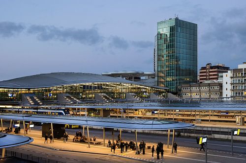 Moreelsebrug - Centraal Station Utrecht in het blauwe uurtje