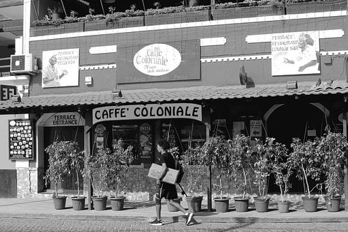 Colonial café by Inge Hogenbijl