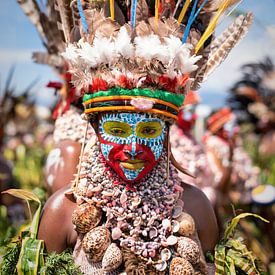 Épouse d'une tribu locale en Papouasie-Nouvelle-Guinée sur Milene van Arendonk