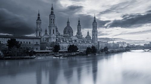 Zaragoza in Schwarz-Weiß, Spanien von Henk Meijer Photography