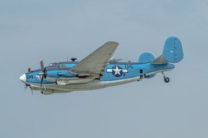 Vorbeiflug einer schönen Lockheed PV-2 Harpoon mit dem Spitznamen "Attu Warrior".