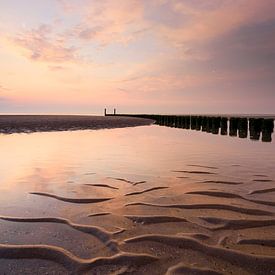 Strukturen am Strand von Zeeland von Jolanda de Leeuw