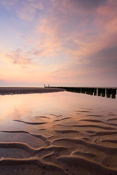 Structuren op het Zeeuwse strand van Jolanda de Leeuw
