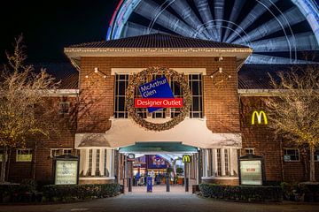 Festive Christmas entrance at Designer Outlet Roermond by Triki Photography