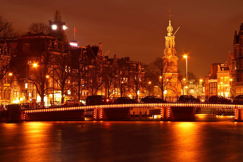 Amsterdam bij nacht met de Munttoren van Eye on You