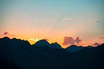 Sonnenuntergang über den Vinschgauer Alpen von Leo Schindzielorz