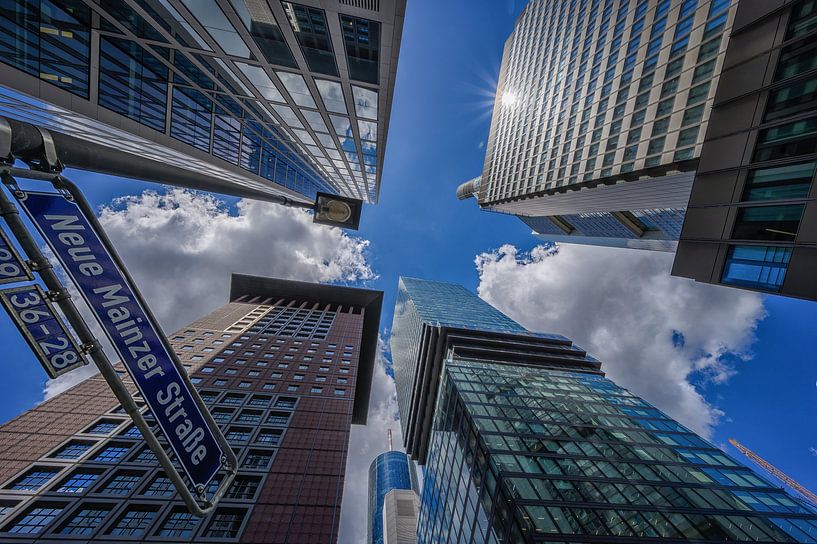 Skyscrapers in Frankfurt by Leon Okkenburg