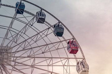 Ferris wheel in a recreational park in Kazakhstan by Photolovers reisfotografie