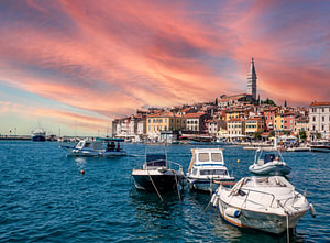 Hafen von Rovinj an der Adria in Kroatien