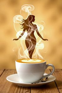 Frau mit heißer Tasse Cappuccino