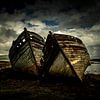 Oude vervallen bootjes langs de kust van Schotland van Atelier van Saskia