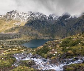 Ruisseau se jetant dans le lac de Tristaina, en Andorre sur PhotoCluster