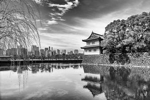 Sakurada Tatsumi Yagura mit Tokio Skyline | monochrom