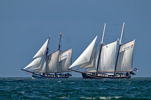 Luciana en Catherina op volle zee.