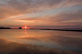 Zonsondergang Grevelingen by W J Kok
