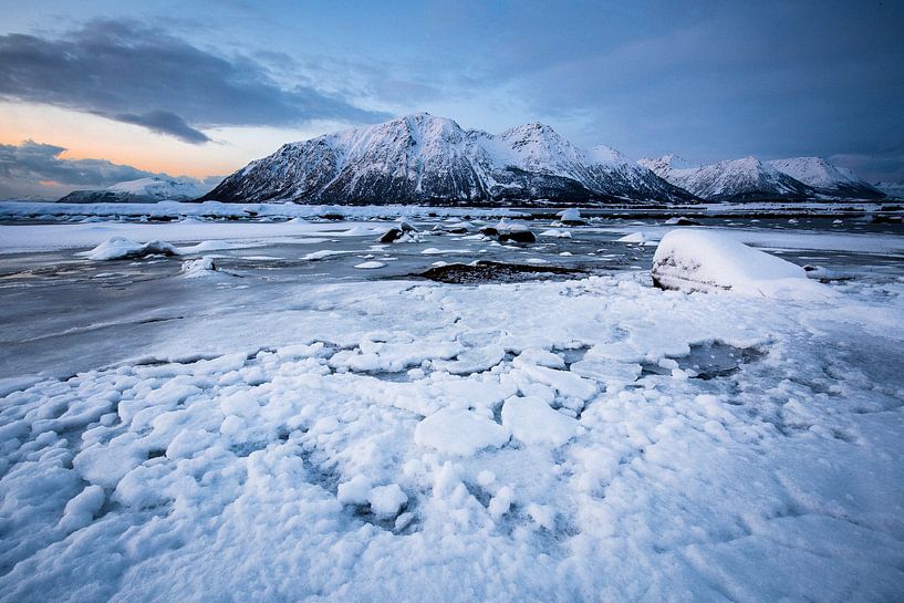 Paysage d'hiver sur les Vesterals / Lofoten, Norvège par Martijn Smeets