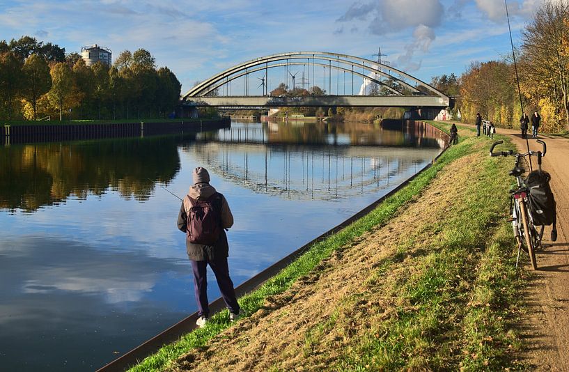 Pêche sur le canal par Edgar Schermaul