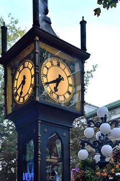 The Gastown steam clock by Frank's Awesome Travels