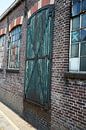 Ramen en deur van een warehous van Jeffry Clemens thumbnail