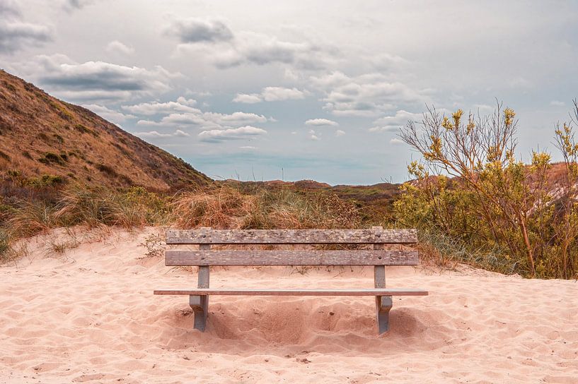 The lone bench in the dunes. by Robby's fotografie