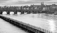 Maastricht - Sint Servaasbrug in zwart wit van Henk Verheyen thumbnail