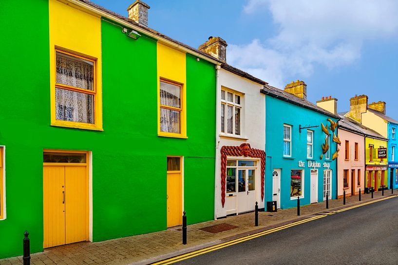 Bunt bemalte Häuser in der Stadt Dingle, Kerry, Irland. von Mieneke Andeweg-van Rijn