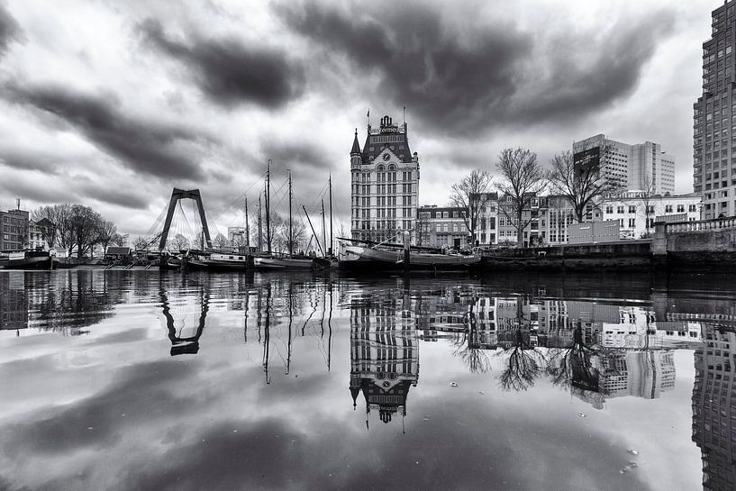 Dark clouds over the Oude Haven par Marcel Moonen @ MMC Artworks