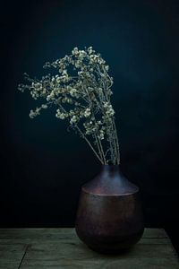 Modernes Stillleben Trockenblumen in einer Vase