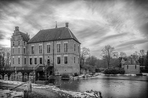 Kasteel Vorden zwart wit bevroren gracht