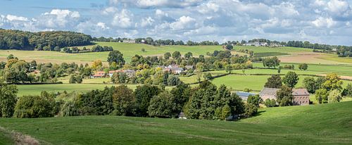Panorama van Epen tijdens de nazomer in Zuid-Limburg