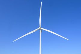 Eolienne dans un ciel bleu sur Sjoerd van der Wal Photographie