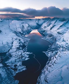 Winterstilte: meer en bergen van fernlichtsicht